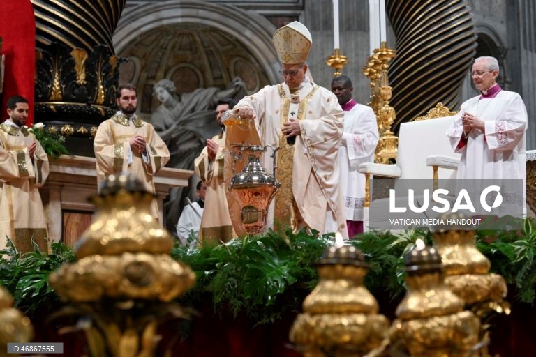 Papa Leão XIV celebra Missa Crismal e Missa da Última Ceia 