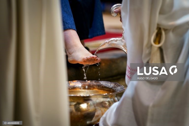 D. Andrés Carrascosa Cosono, Núncio Apostólico em Portugal presidiu esta tarde á celebração do “Lava Pés” na Sé Catedral de Braga, durante as Solenidades da Semana Santa de Braga, Portugal, 2 Abril  2026. HUGO DELGADO/LUSA
