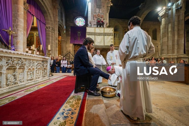 D. Andrés Carrascosa Cosono, Núncio Apostólico em Portugal presidiu esta tarde á celebração do “Lava Pés” na Sé Catedral de Braga, durante as Solenidades da Semana Santa de Braga, Portugal, 2 Abril  2026. HUGO DELGADO/LUSA
