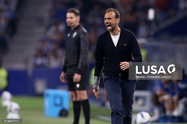 O FC Porto concedeu hoje frente ao Famalicão o terceiro empate caseiro na I Liga portuguesa de futebol, com a igualdade 2-2 no jogo da 28.ª jornada a deixar o líder com cinco pontos de vantagem sobre o Sporting.