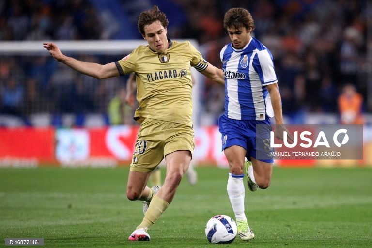 O FC Porto concedeu hoje frente ao Famalicão o terceiro empate caseiro na I Liga portuguesa de futebol, com a igualdade 2-2 no jogo da 28.ª jornada a deixar o líder com cinco pontos de vantagem sobre o Sporting.