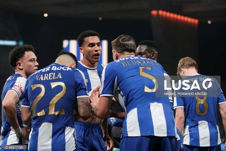 O FC Porto concedeu hoje frente ao Famalicão o terceiro empate caseiro na I Liga portuguesa de futebol, com a igualdade 2-2 no jogo da 28.ª jornada a deixar o líder com cinco pontos de vantagem sobre o Sporting.