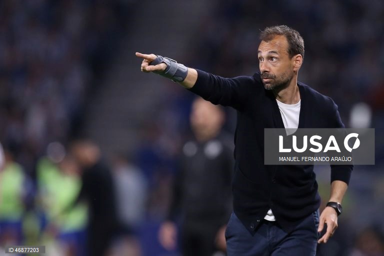 O FC Porto concedeu hoje frente ao Famalicão o terceiro empate caseiro na I Liga portuguesa de futebol, com a igualdade 2-2 no jogo da 28.ª jornada a deixar o líder com cinco pontos de vantagem sobre o Sporting.