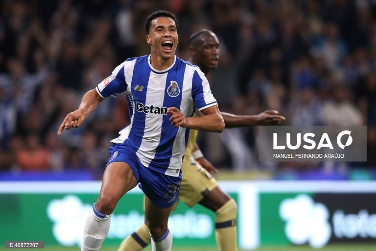 O FC Porto concedeu hoje frente ao Famalicão o terceiro empate caseiro na I Liga portuguesa de futebol, com a igualdade 2-2 no jogo da 28.ª jornada a deixar o líder com cinco pontos de vantagem sobre o Sporting.