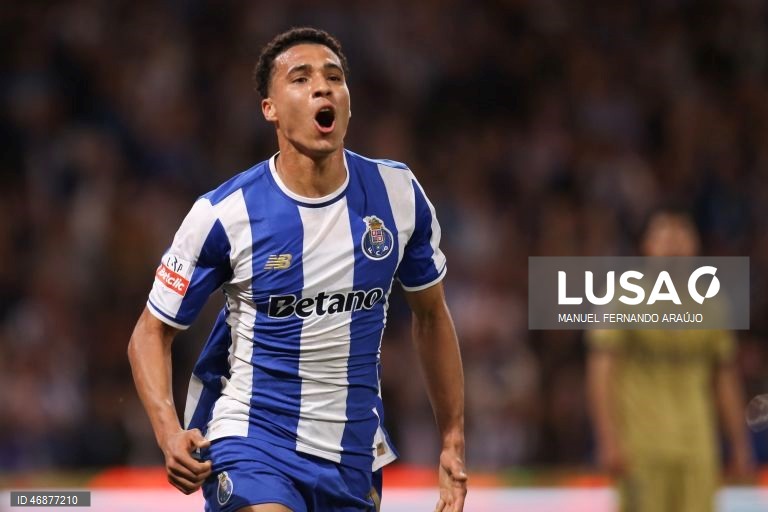 O FC Porto concedeu hoje frente ao Famalicão o terceiro empate caseiro na I Liga portuguesa de futebol, com a igualdade 2-2 no jogo da 28.ª jornada a deixar o líder com cinco pontos de vantagem sobre o Sporting.