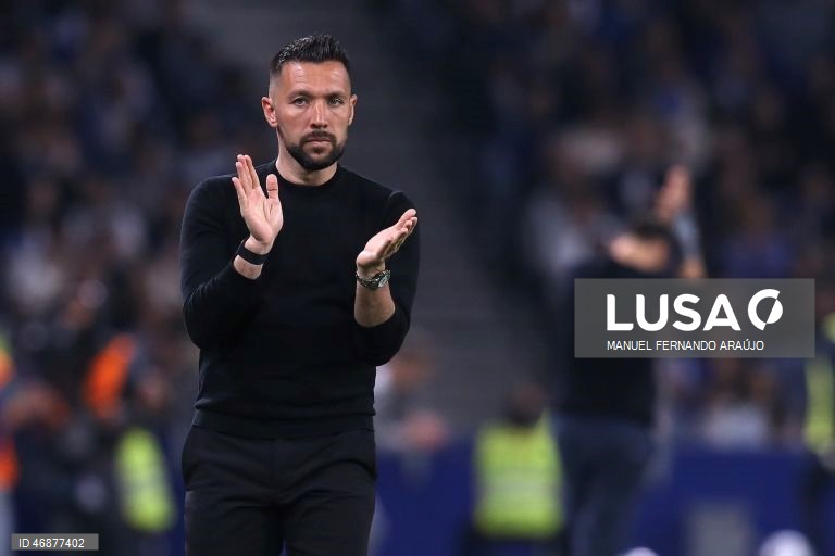 O FC Porto concedeu hoje frente ao Famalicão o terceiro empate caseiro na I Liga portuguesa de futebol, com a igualdade 2-2 no jogo da 28.ª jornada a deixar o líder com cinco pontos de vantagem sobre o Sporting.