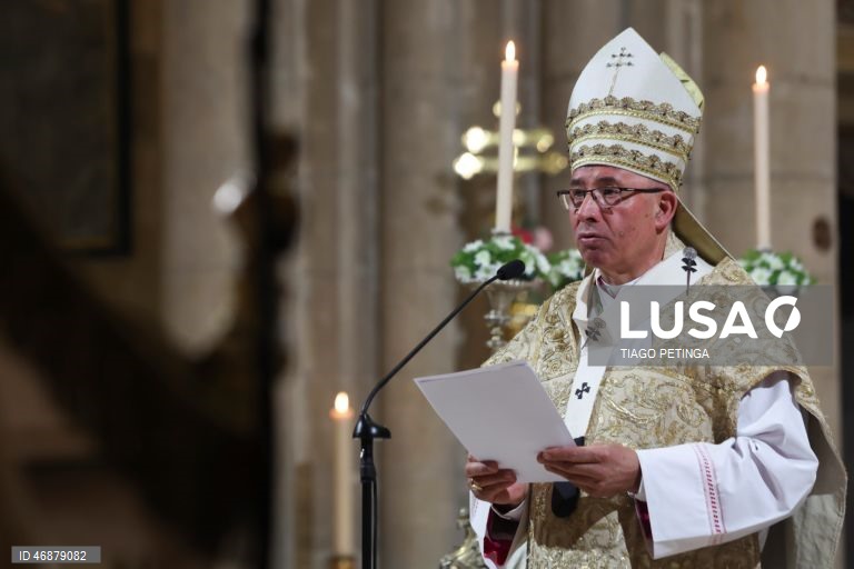 Missa solene da Ressurreição do Senhor poresidida pelo patriarca de Lisboa, Rui Valério, no âmbito do Domingo de Páscoa na Sé de Lisboa, 5 de abril de 2026. TIAGO PETINGA/LUSA