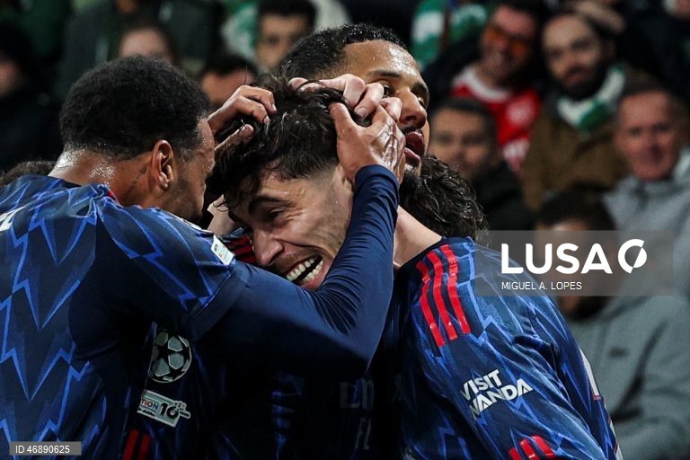 O bicampeão português Sporting perdeu hoje por 1-0 com o Arsenal, líder destacado da Premier League, em encontro da primeira mão dos quartos de final da Liga dos Campeões em futebol, no Estádio José Alvalade, em Lisboa.