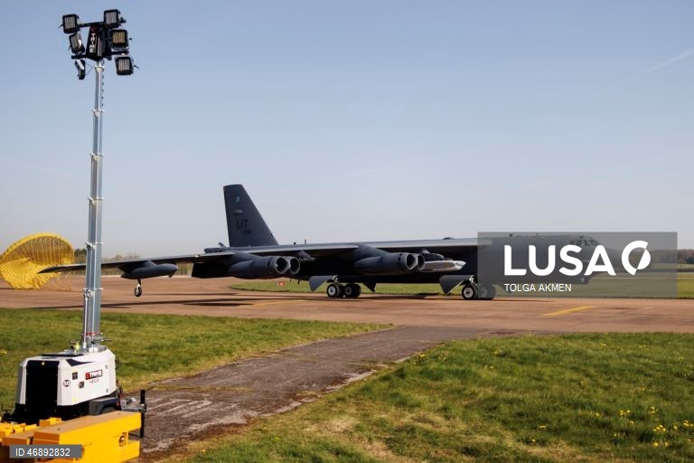 Atividade militar dos EUA na base da RAF Fairford, durante um cessar-fogo provisório entre os EUA e o Irão. 