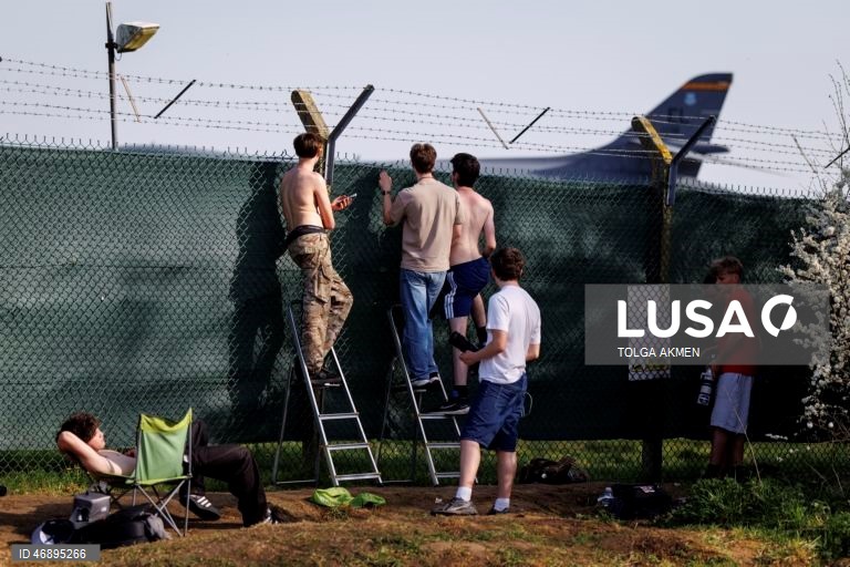 Atividade militar dos EUA na base da RAF Fairford, durante um cessar-fogo provisório entre os EUA e o Irão. 