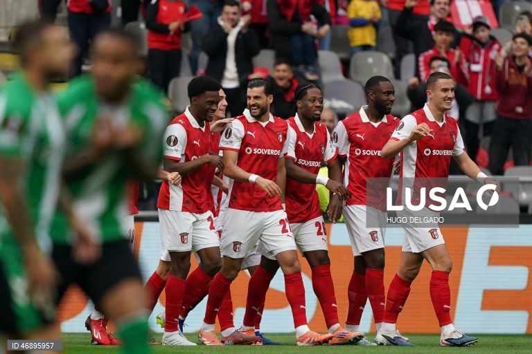 O Sporting de Braga empatou hoje a um golo na receção aos espanhóis do Betis, em encontro da primeira mão dos quartos de final da Liga Europa em futebol, disputado no Estádio Municipal de Braga.