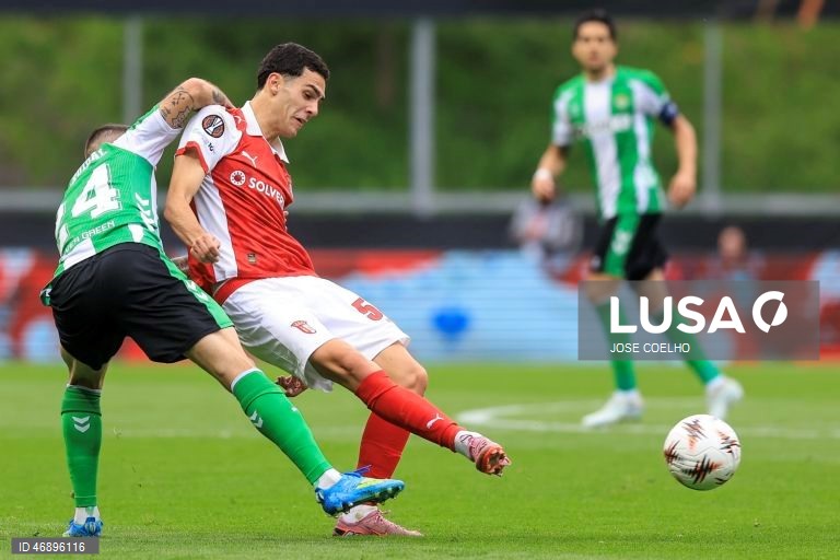 O Sporting de Braga empatou hoje a um golo na receção aos espanhóis do Betis, em encontro da primeira mão dos quartos de final da Liga Europa em futebol, disputado no Estádio Municipal de Braga.