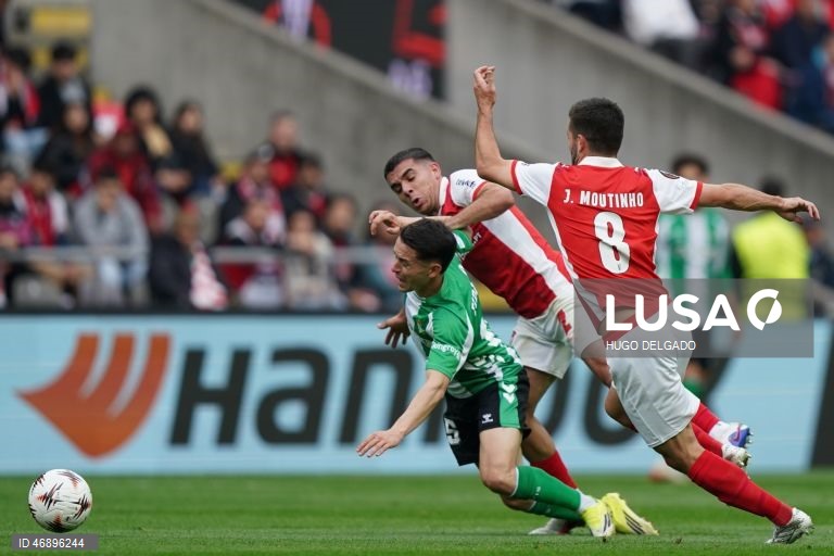 O Sporting de Braga empatou hoje a um golo na receção aos espanhóis do Betis, em encontro da primeira mão dos quartos de final da Liga Europa em futebol, disputado no Estádio Municipal de Braga.