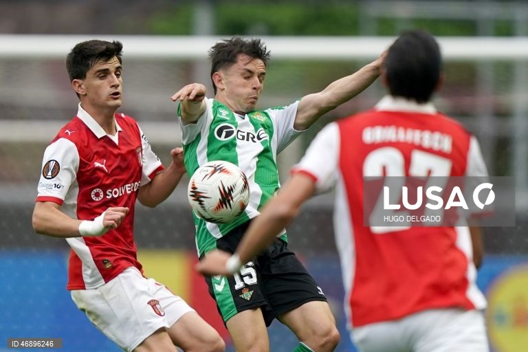 O Sporting de Braga empatou hoje a um golo na receção aos espanhóis do Betis, em encontro da primeira mão dos quartos de final da Liga Europa em futebol, disputado no Estádio Municipal de Braga.