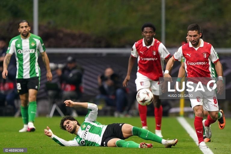 O Sporting de Braga empatou hoje a um golo na receção aos espanhóis do Betis, em encontro da primeira mão dos quartos de final da Liga Europa em futebol, disputado no Estádio Municipal de Braga.