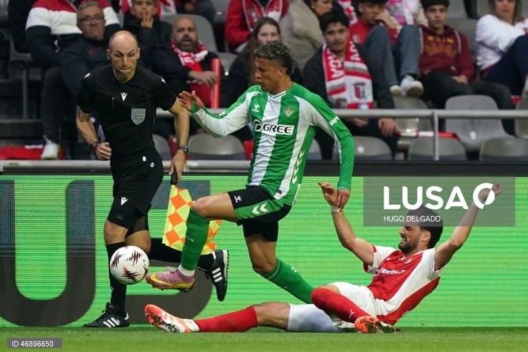 O Sporting de Braga empatou hoje a um golo na receção aos espanhóis do Betis, em encontro da primeira mão dos quartos de final da Liga Europa em futebol, disputado no Estádio Municipal de Braga.