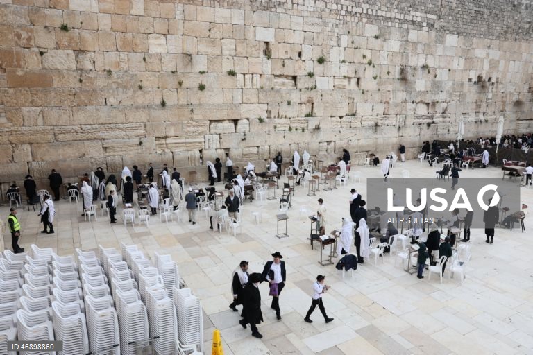 Jerusalém: O Muro das Lamentações reabre para orações