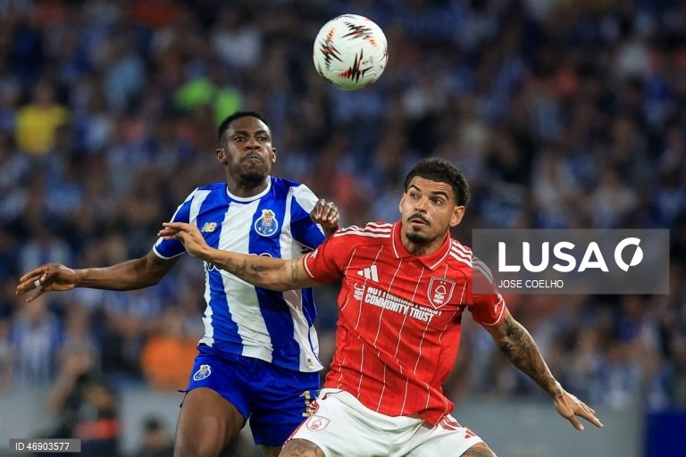 O FC Porto empatou hoje 1-1 na receção aos ingleses do Nottingham Forest, treinados pelo português Vítor Pereira, na primeira mão dos quartos de final da Liga Europa de futebol, num jogo com dois golos nos primeiros 15 minutos.