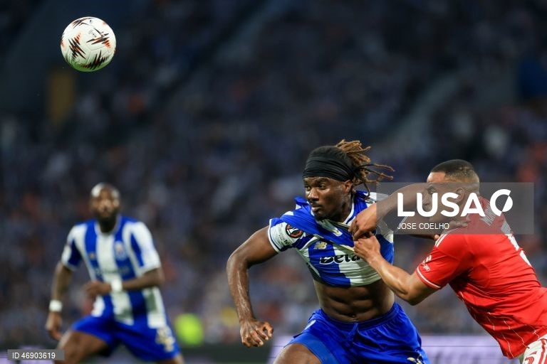 O FC Porto empatou hoje 1-1 na receção aos ingleses do Nottingham Forest, treinados pelo português Vítor Pereira, na primeira mão dos quartos de final da Liga Europa de futebol, num jogo com dois golos nos primeiros 15 minutos.