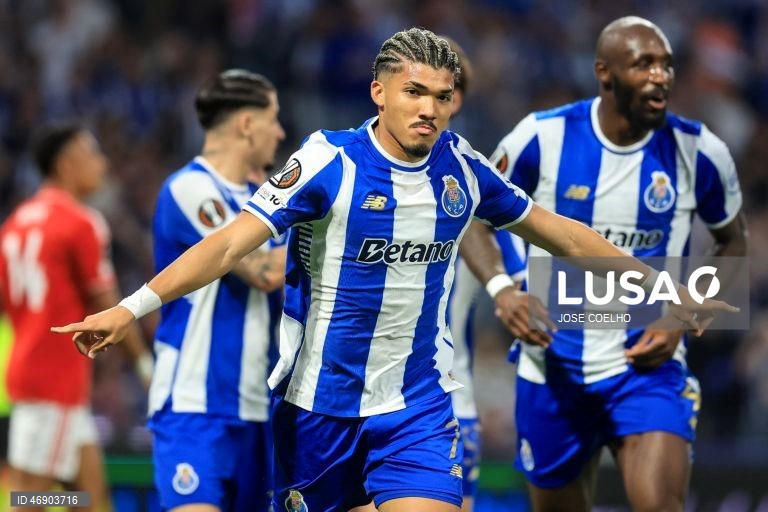 O FC Porto empatou hoje 1-1 na receção aos ingleses do Nottingham Forest, treinados pelo português Vítor Pereira, na primeira mão dos quartos de final da Liga Europa de futebol, num jogo com dois golos nos primeiros 15 minutos.