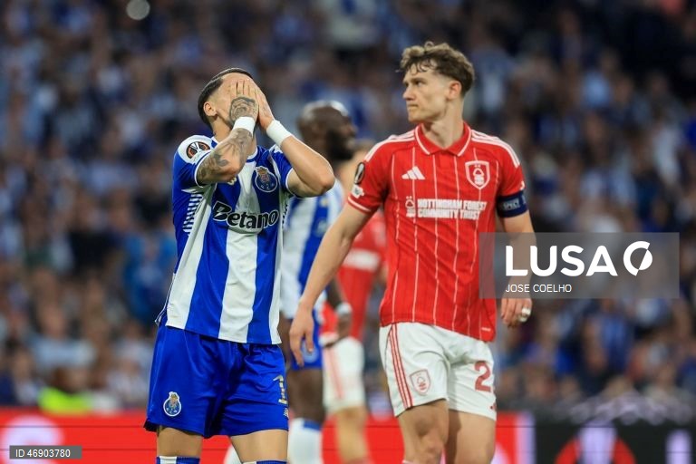 O FC Porto empatou hoje 1-1 na receção aos ingleses do Nottingham Forest, treinados pelo português Vítor Pereira, na primeira mão dos quartos de final da Liga Europa de futebol, num jogo com dois golos nos primeiros 15 minutos.