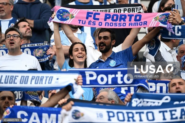 O FC Porto empatou hoje 1-1 na receção aos ingleses do Nottingham Forest, treinados pelo português Vítor Pereira, na primeira mão dos quartos de final da Liga Europa de futebol, num jogo com dois golos nos primeiros 15 minutos.