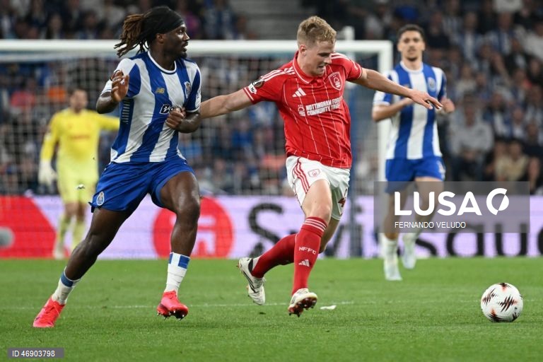 O FC Porto empatou hoje 1-1 na receção aos ingleses do Nottingham Forest, treinados pelo português Vítor Pereira, na primeira mão dos quartos de final da Liga Europa de futebol, num jogo com dois golos nos primeiros 15 minutos.