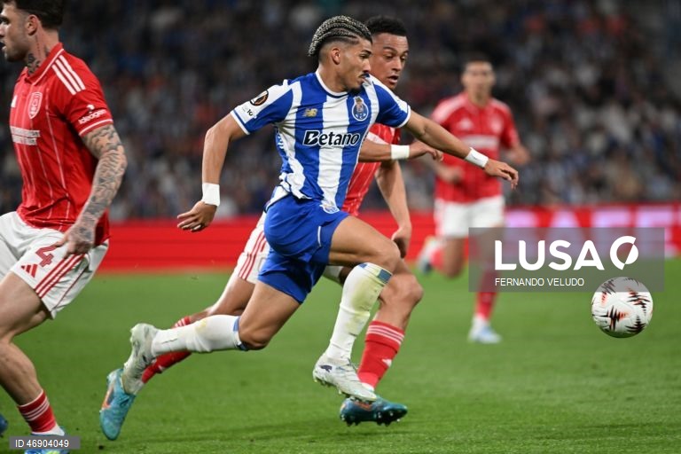 O FC Porto empatou hoje 1-1 na receção aos ingleses do Nottingham Forest, treinados pelo português Vítor Pereira, na primeira mão dos quartos de final da Liga Europa de futebol, num jogo com dois golos nos primeiros 15 minutos.