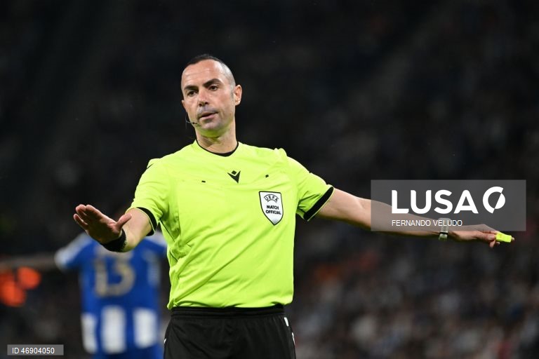 O FC Porto empatou hoje 1-1 na receção aos ingleses do Nottingham Forest, treinados pelo português Vítor Pereira, na primeira mão dos quartos de final da Liga Europa de futebol, num jogo com dois golos nos primeiros 15 minutos.