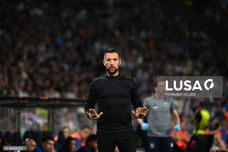 O FC Porto empatou hoje 1-1 na receção aos ingleses do Nottingham Forest, treinados pelo português Vítor Pereira, na primeira mão dos quartos de final da Liga Europa de futebol, num jogo com dois golos nos primeiros 15 minutos.