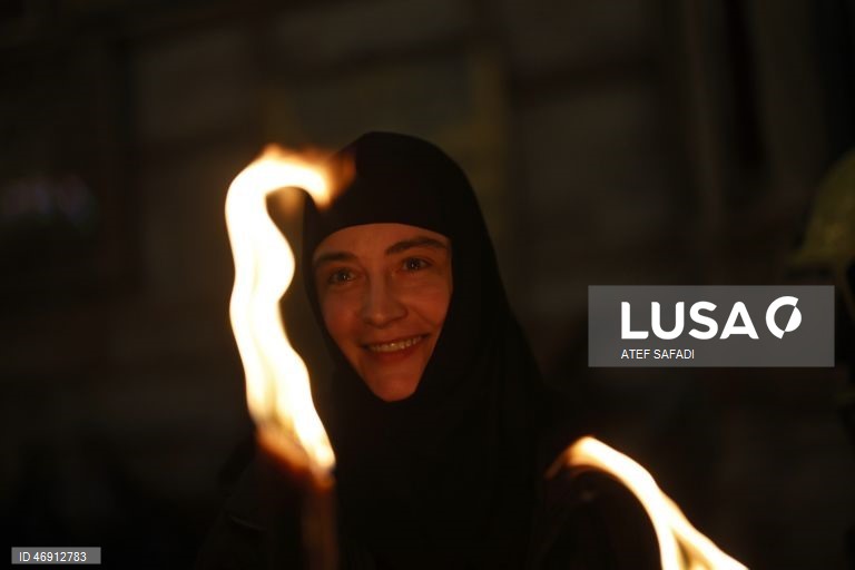 Jerusalém: Cerimónia do Fogo Sagrado na Igreja do Santo Sepulcro
