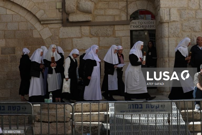 Jerusalém: Cerimónia do Fogo Sagrado na Igreja do Santo Sepulcro