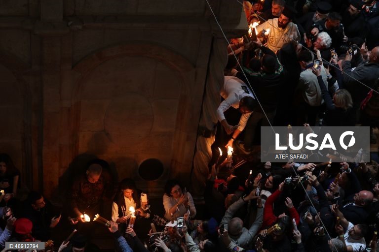 Jerusalém: Cerimónia do Fogo Sagrado na Igreja do Santo Sepulcro