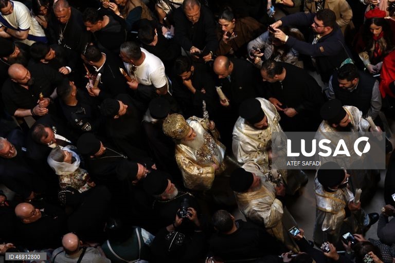 Jerusalém: Cerimónia do Fogo Sagrado na Igreja do Santo Sepulcro