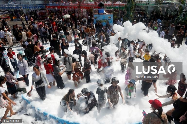 Myanmar: Festival da Água em Yangon