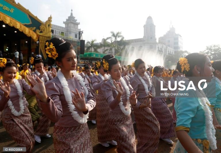 Myanmar: Festival da Água em Yangon