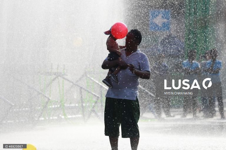 Myanmar: Festival da Água em Yangon