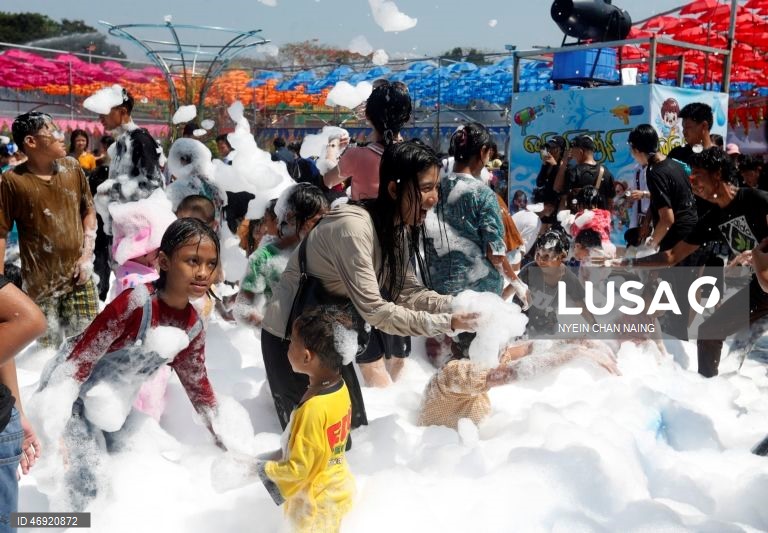 Myanmar: Festival da Água em Yangon