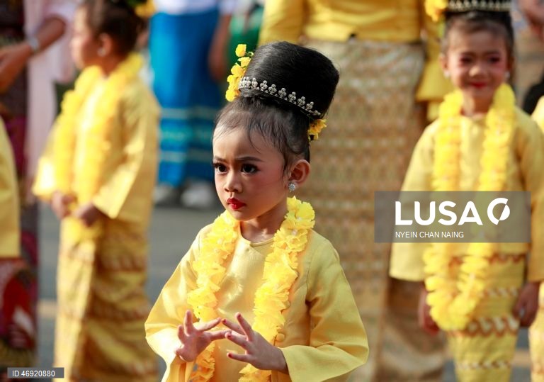 Myanmar: Festival da Água em Yangon
