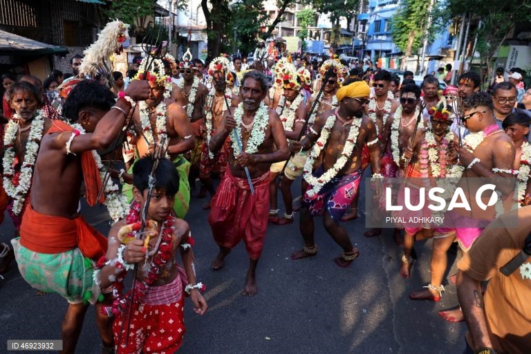 India: Festival de Gajan em Bengala Ocidental