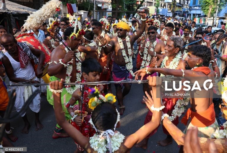 India: Festival de Gajan em Bengala Ocidental