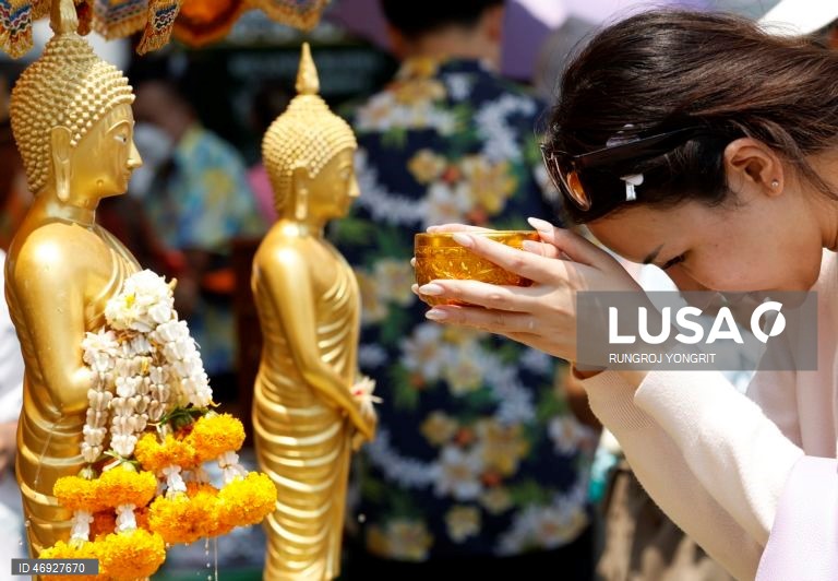 Tailândia: Celebrações do Ano Novo tailandês em Banguecoque