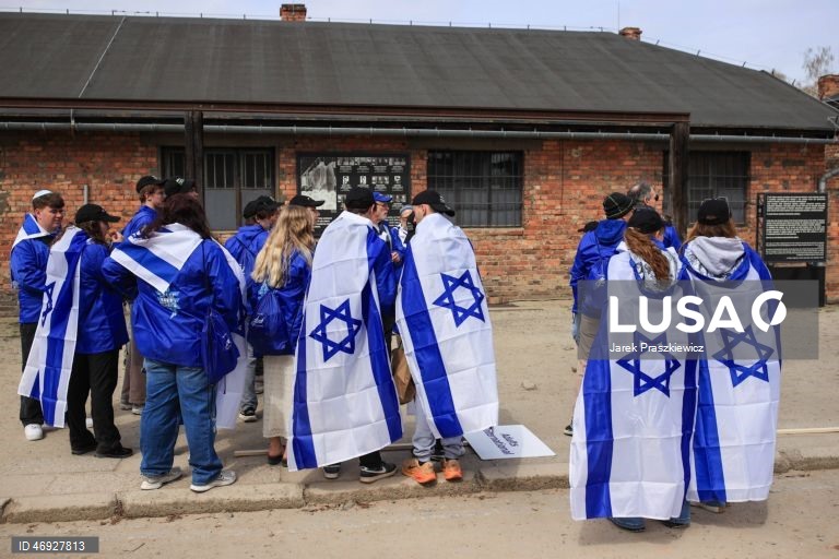 Polónia: Dia do Holocausto no antigo campo de concentração de Auschwitz