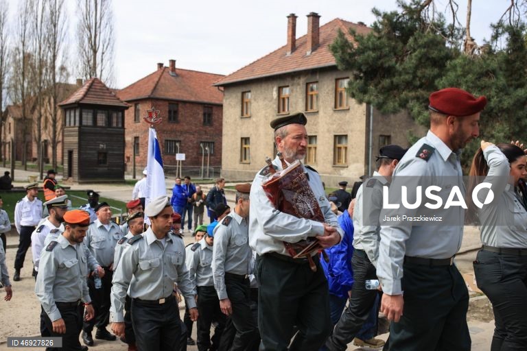 Polónia: Dia do Holocausto no antigo campo de concentração de Auschwitz