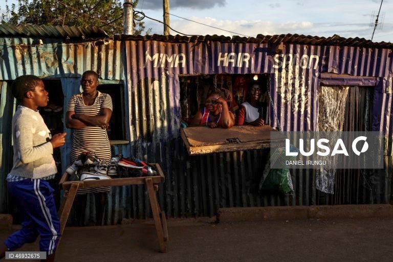 Quénia: quotidiano na favela Kibela, em Nairobi
