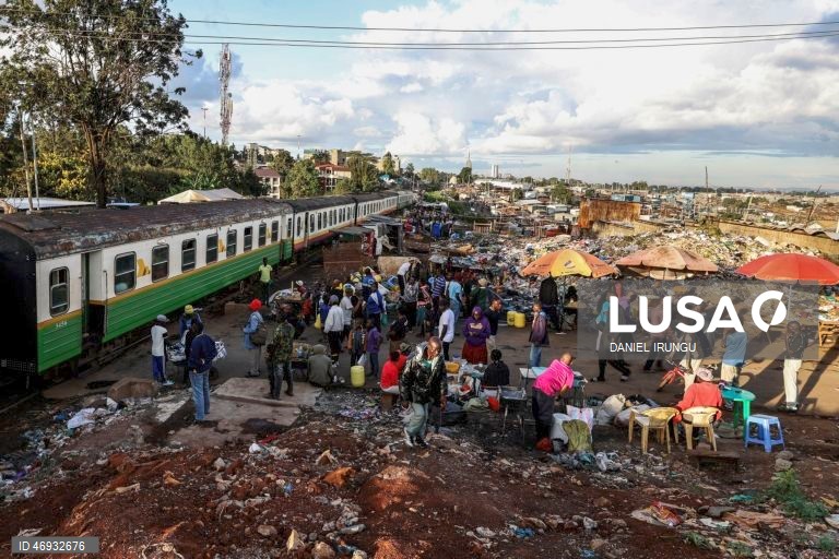 Quénia: quotidiano na favela Kibela, em Nairobi