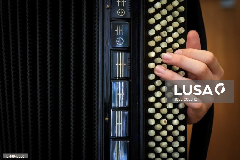 Reportagem: Entre a dança, música e surf, jovens autistas encontram um lugar de pertença