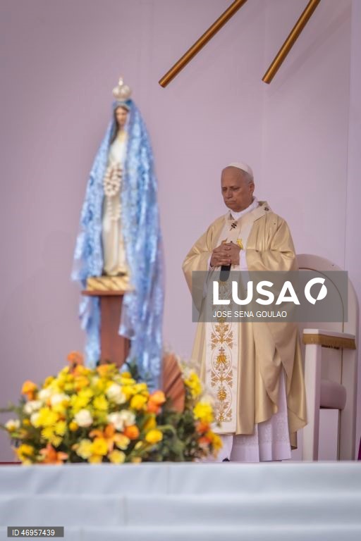 O Papa Leão XIV chega para presidir à Santa Missa em Kilamba, Angola. O pontífice encontra-se na terceira etapa de uma viagem apostólica de 11 dias a África. 