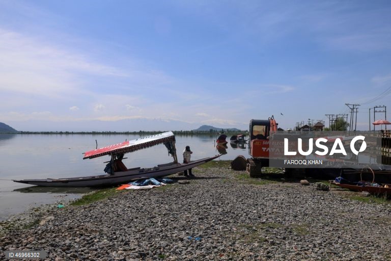 Índia: Lago Dal em Srinagar na Caxemira indiana