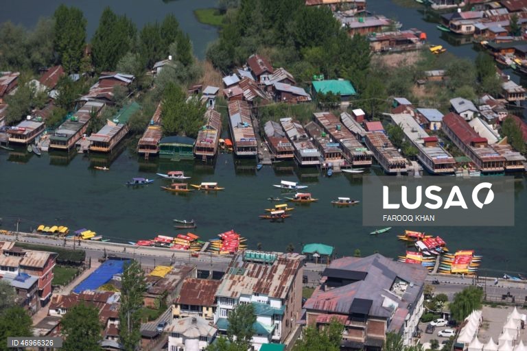 Índia: Lago Dal em Srinagar na Caxemira indiana